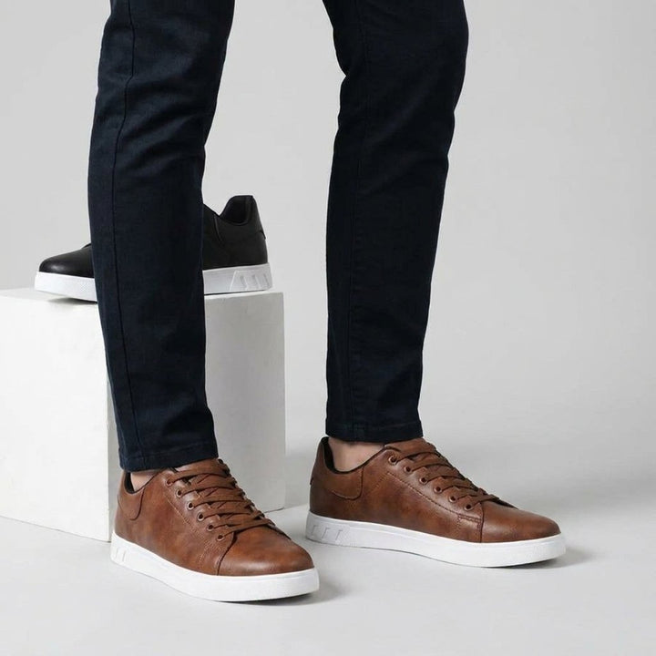 Men's Low-Top Oxford Casual Sneakers | Tie Up with Contrast Sole Detail