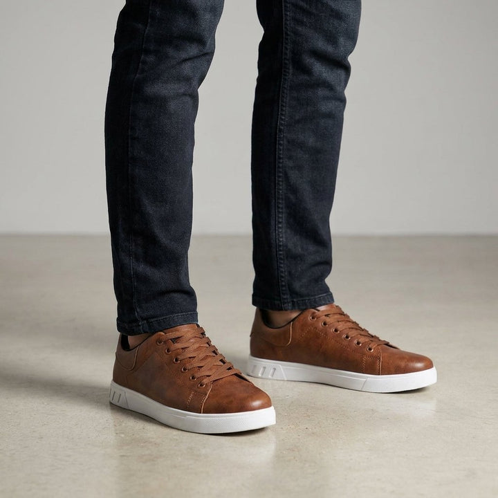 Men's Low-Top Oxford Casual Sneakers | Tie Up with Contrast Sole Front
