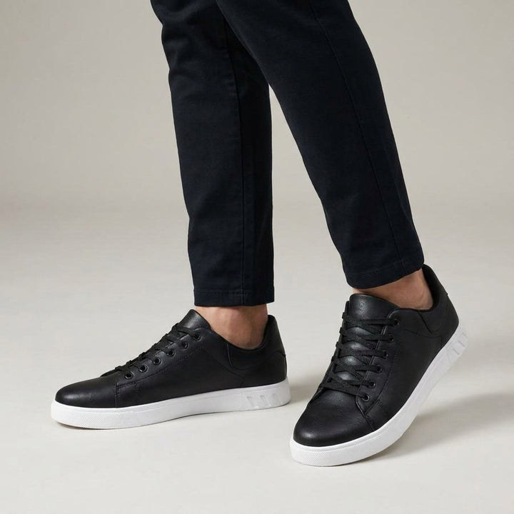 Men's Low-Top Oxford Casual Sneakers | Tie Up with Contrast Sole Side