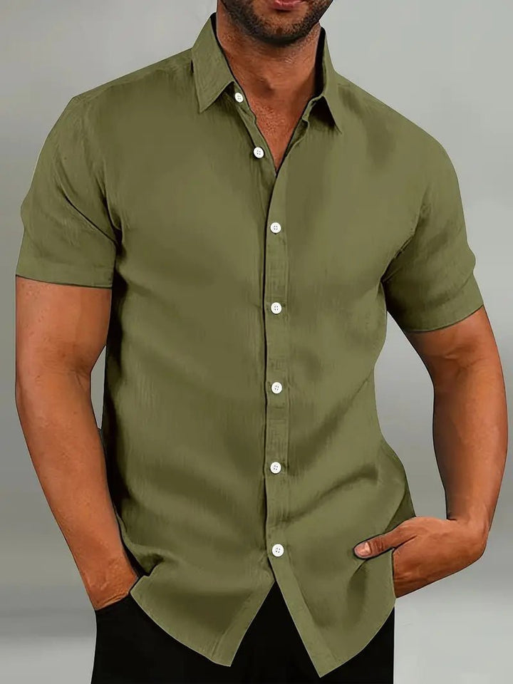 Men's Short Sleeve Casual Shirt with Breezy Fit Angle