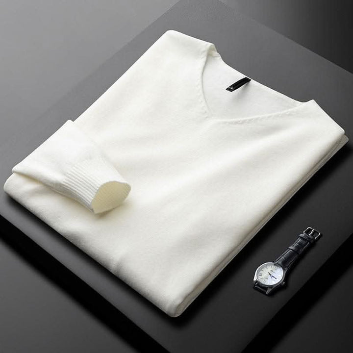 Men's V-Neck Cashmere Jumper | Fine Knit Relaxed Fit Close Up