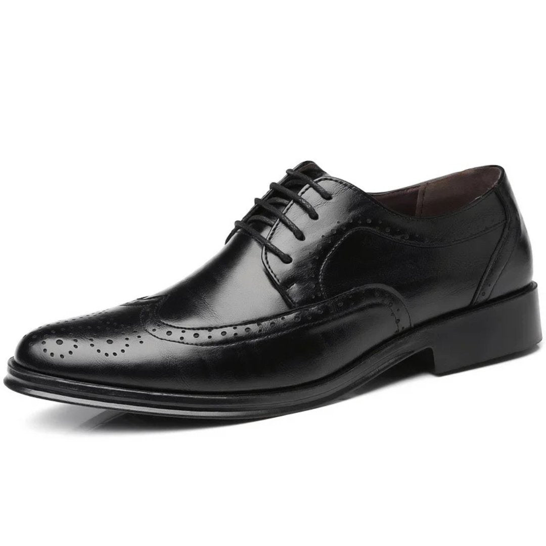 Men's Wingtip Brogue Oxford Shoes | Smart Formal City Fit Close Up