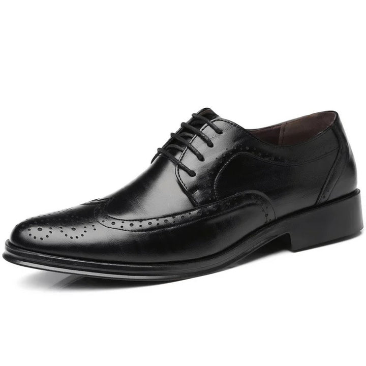 Men's Wingtip Brogue Oxford Shoes | Smart Formal City Fit Close Up