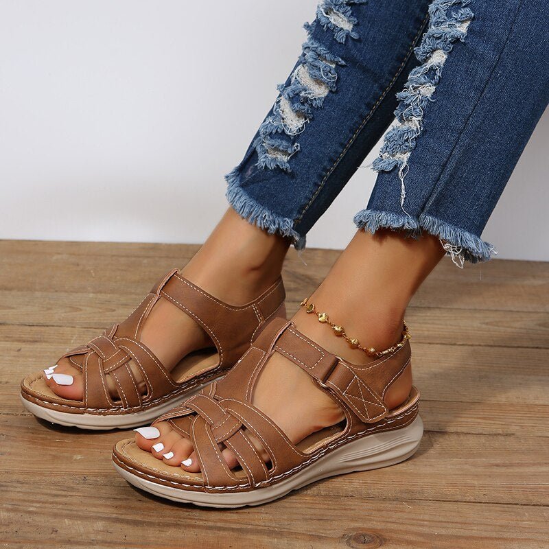Women's Arch Support Walking Sandals with Woven Toe Straps Close Up