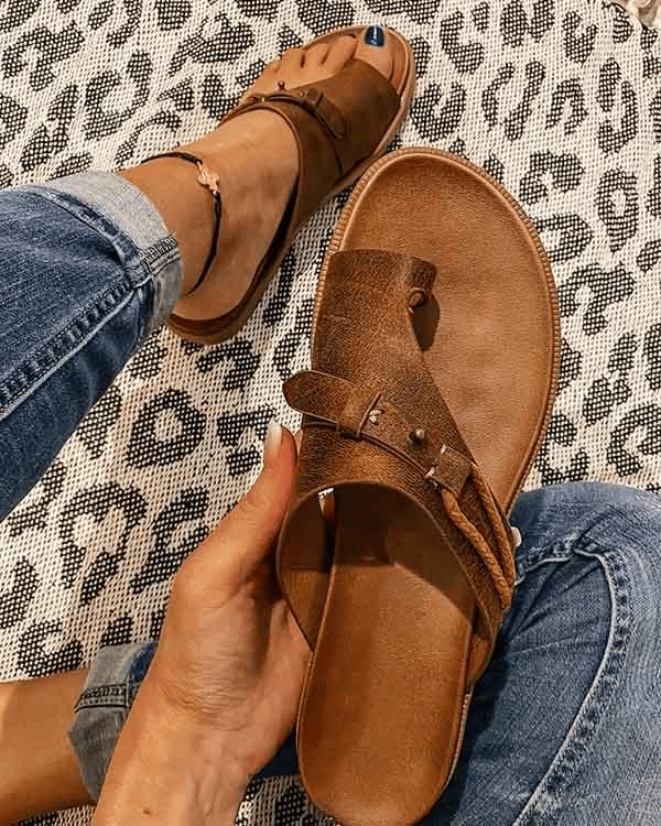 Women's Barefoot Flat Sandals with Toe Ring Strap Hero