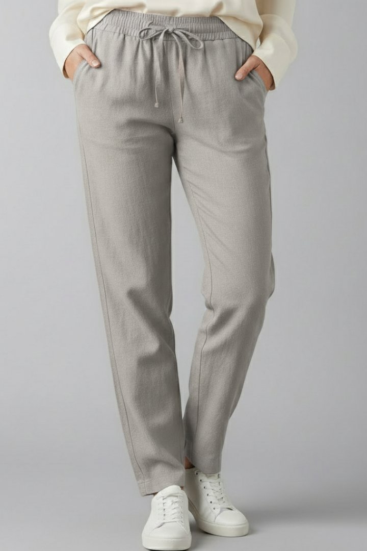 Women's Tapered Trousers | Elastic Waist with Side Pockets Angle